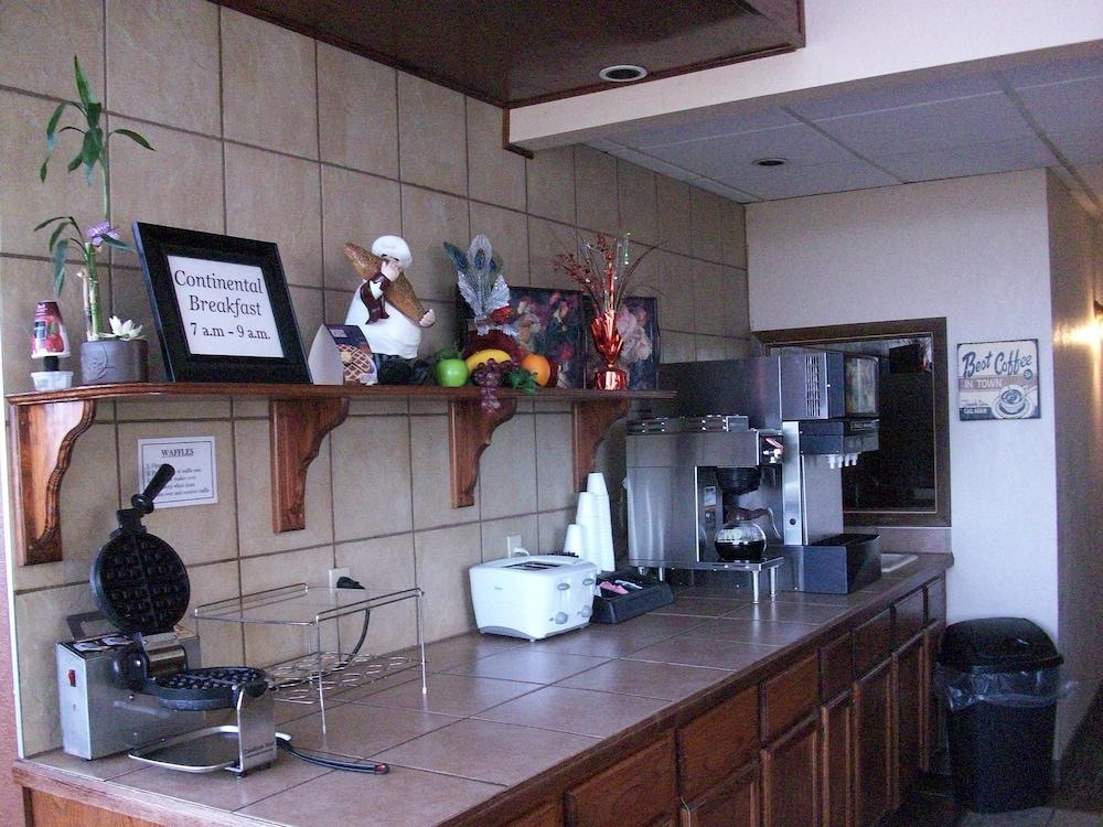 Western Inn South カーニー エクステリア 写真