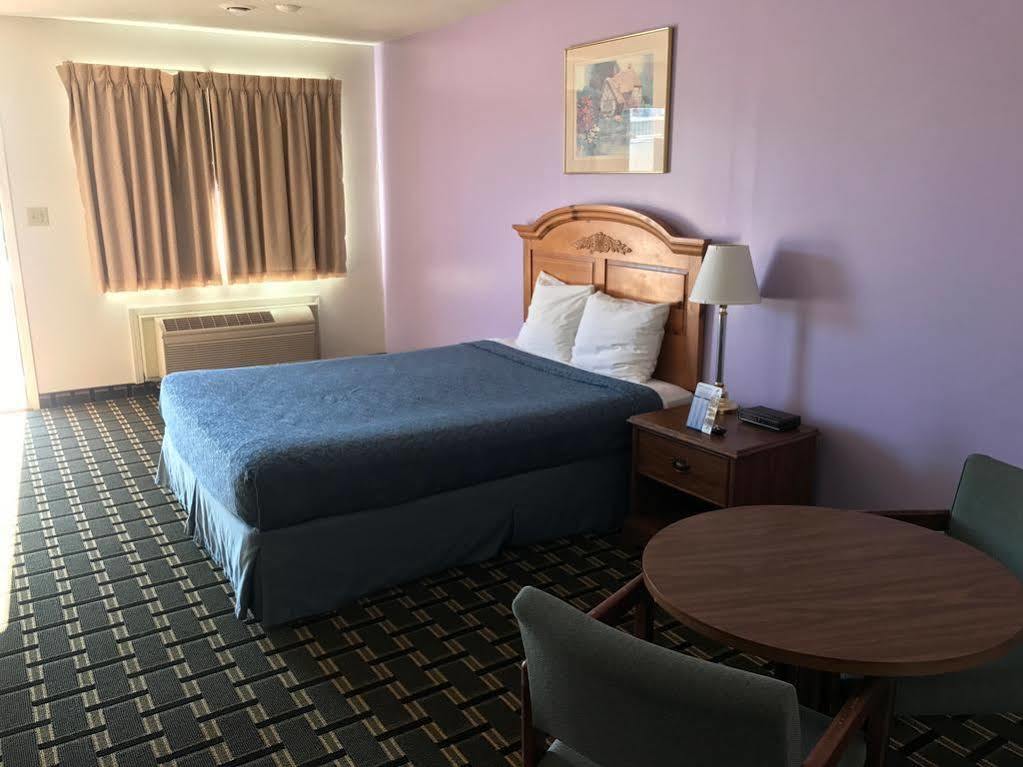 Western Inn South カーニー エクステリア 写真